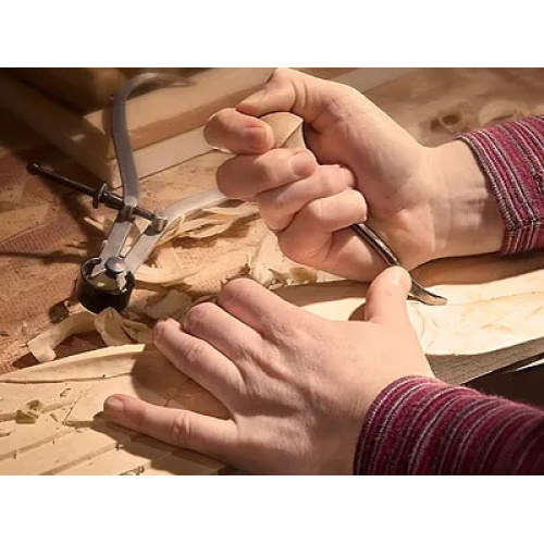 世界的に工芸短刀産業が隆盛：伝統と職人技の革新と市場の需要が出会う