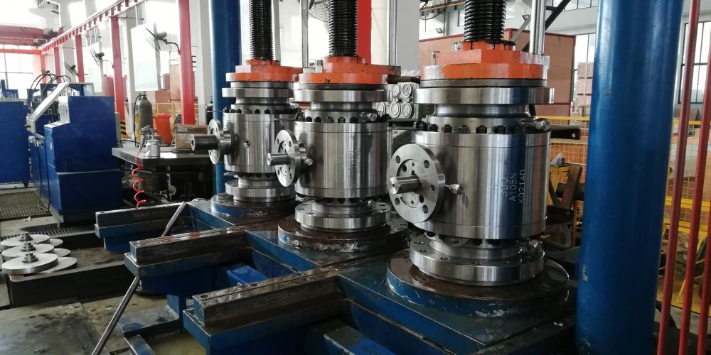 Valve testing. Valve tested. Test bench. Test bench. Pressure safety valve testing.