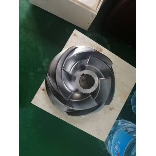 Impulsor procesado por la máquina de 5 eje