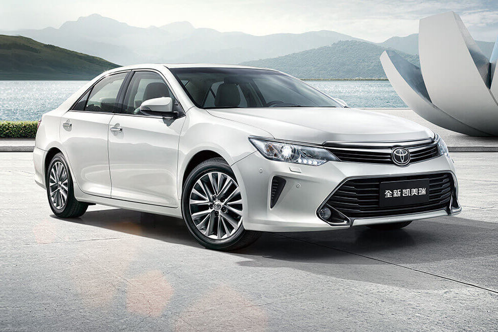 toyota camry white