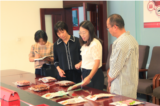 قام نائب حاكم المقاطعة ليو شنغ بينغ من مقاطعة فويوان بزيارة مجموعة Yunnan Dongheng Economic and Trade Group Food Co., Ltd. للبحث والتوجيه