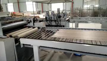 Wood venetian blinds