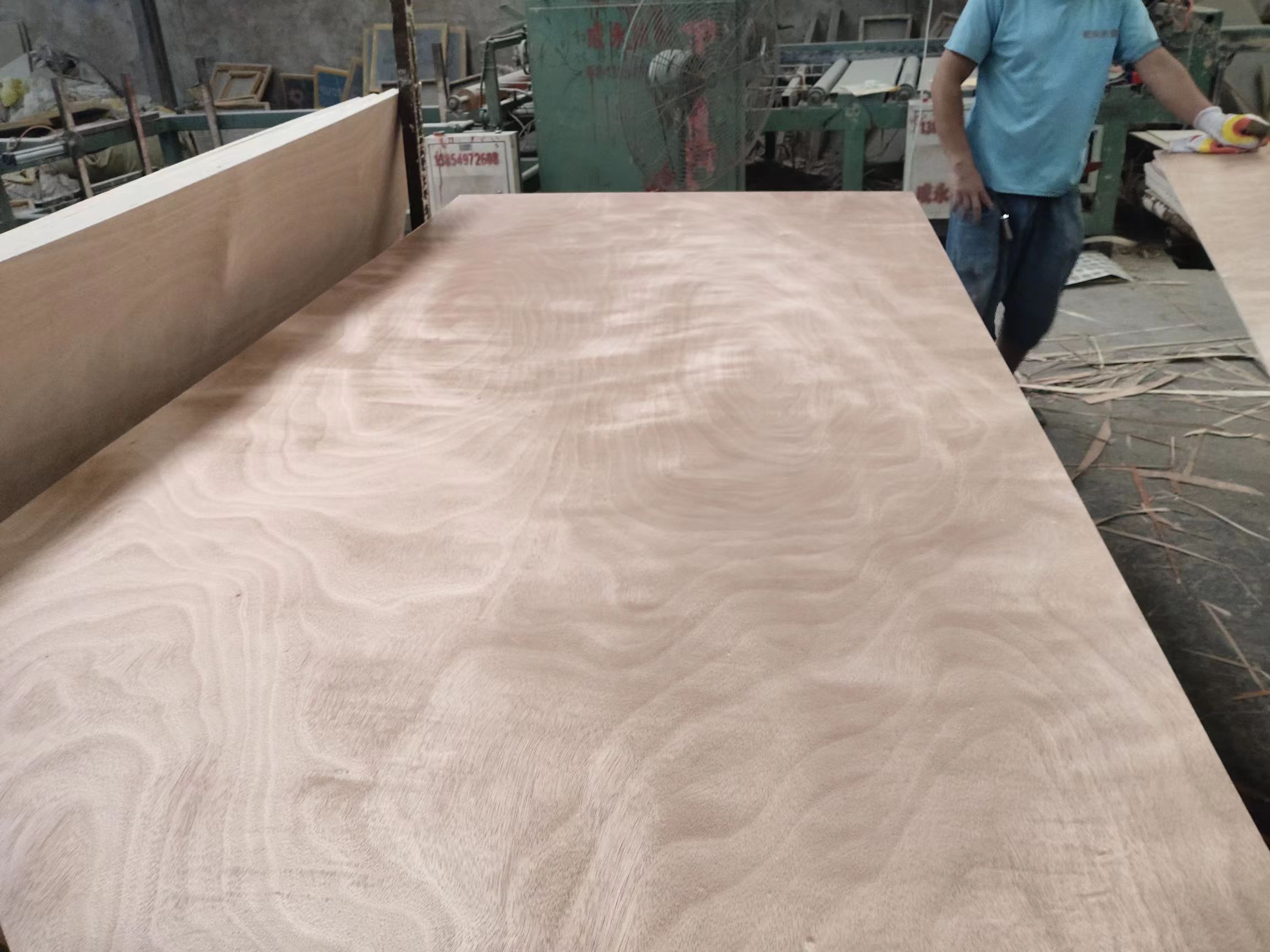 Fabricación de MDF de melamina blanca