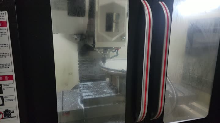 Κατακόρυφο κέντρο κατεργασίας CNC