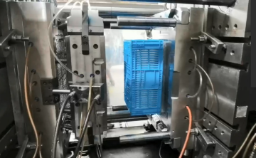 Blue crate injection mould test