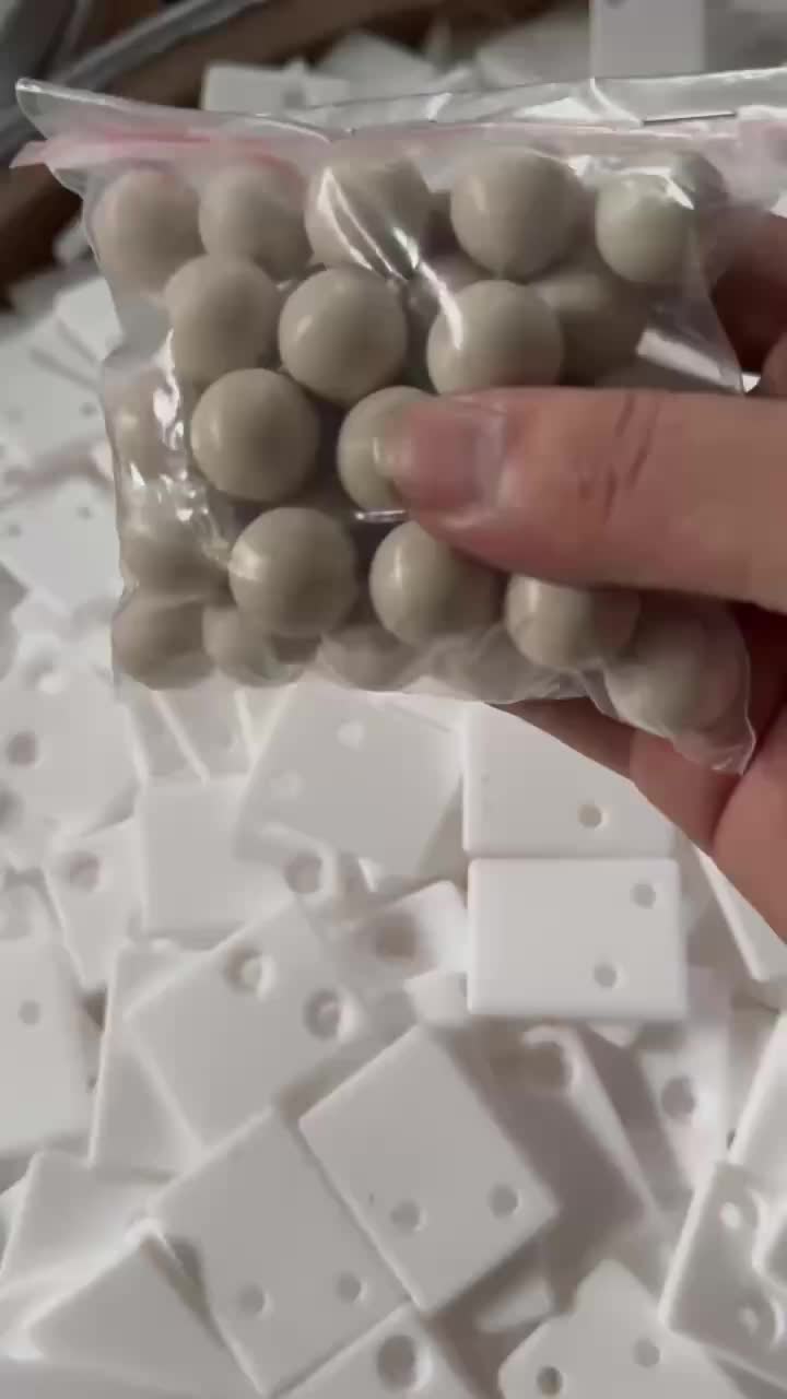 Peek Ball von Honyplastic