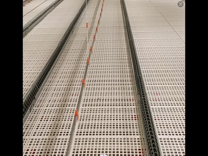 Plastic slatted floor