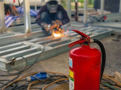 Inovação tecnológica e regulamentações mais rígidas impulsionam o crescimento global do mercado de segurança contra incêndio em 2026