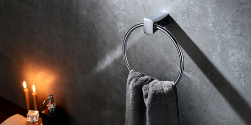Can easily hang multiple towels and bath towels