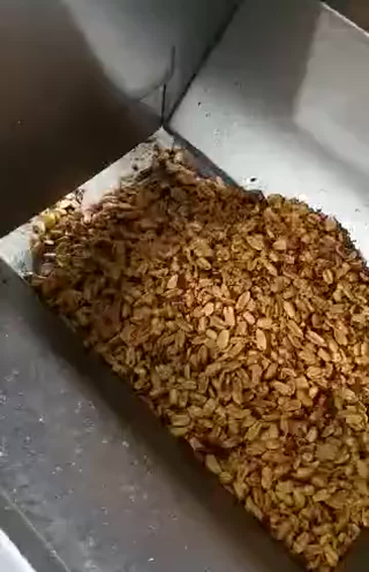 pembungkusan kacang tanah
