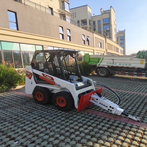 Мини-погрузчик Bobcat S70: надежный партнер, вносящий тепло в развитие округа