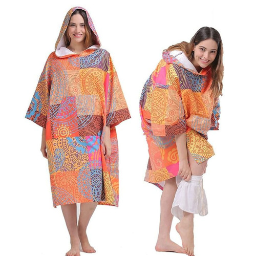 ¿Qué es un poncho de surf?