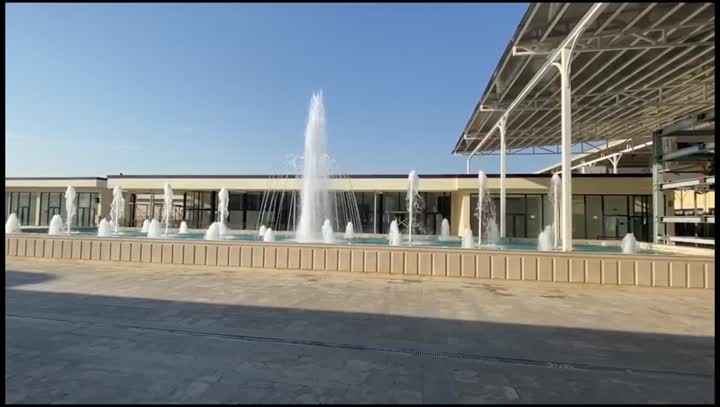 Uzbekistán Fuente larga al aire libre