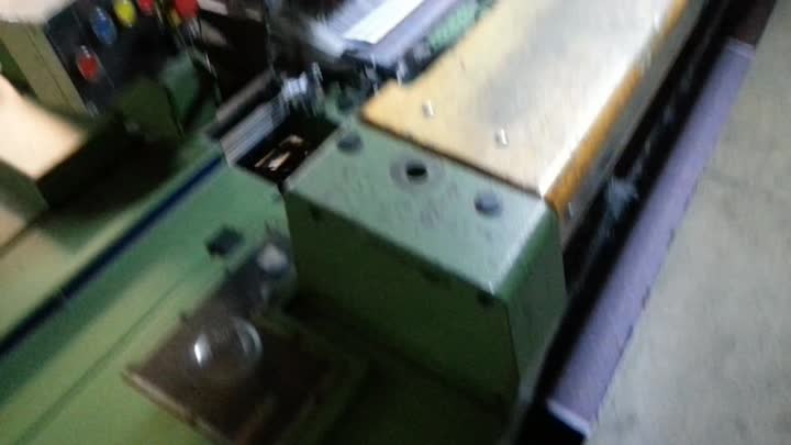 Carpet weaving machine na may digital jacquard loom