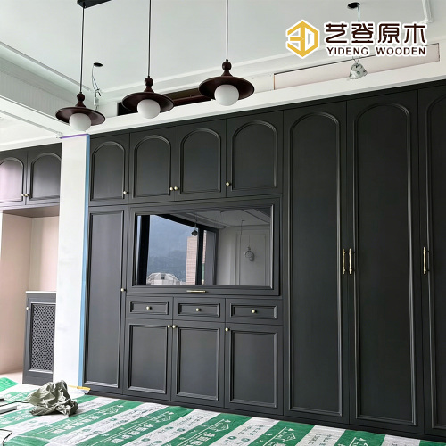 تعمل شركة Ningbo Yideng Wood Industry على توسيع أعمال التأثيث المنزلي المصنوعة من الخشب الصلب حسب الطلب