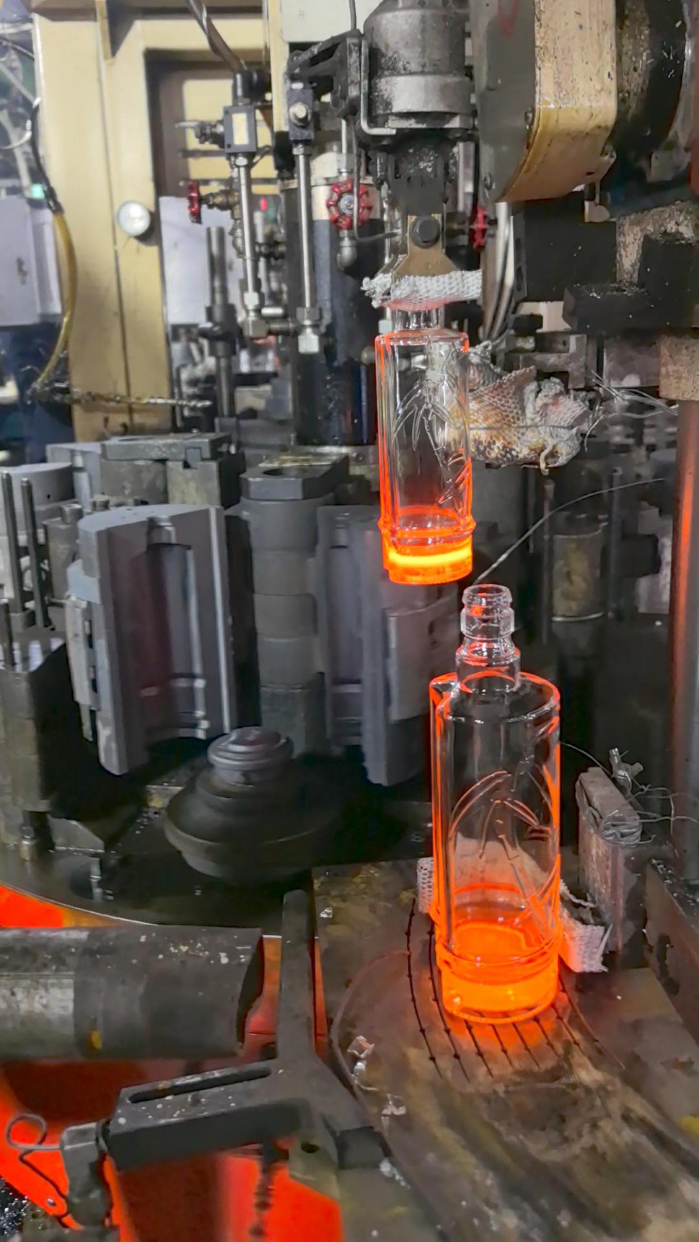 Bulk Production 700ml Glass Bottles