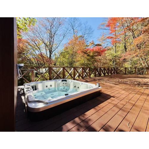 How to Plan the Right Space for an Indoor or Outdoor Hot Tub