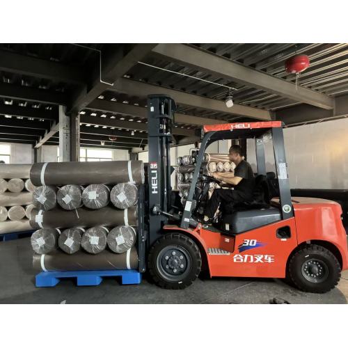 Успешно вчитување на контејнер и испорака на нашата најнова нарачка на ткаенини за софа