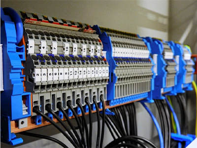 معايير IEC الجديدة وتقنية التوأم الرقمي تعيد تشكيل صناعة الموصلات العالمية في عام 2026