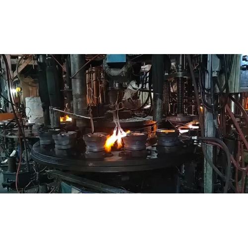 Geschmiedet mit lodernden Flammen erstrahlt Oriental Glass in seiner ganzen Schönheit.