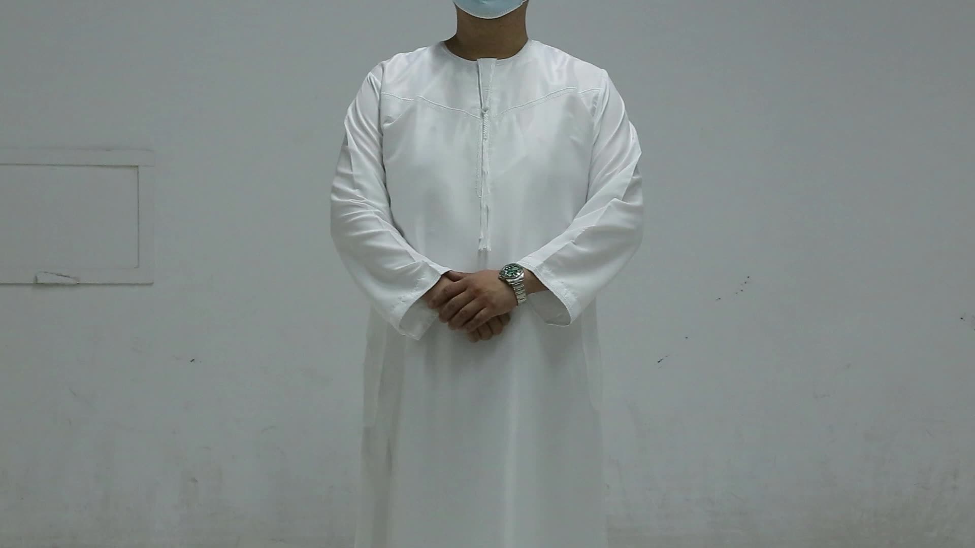 SCHEALE DI SCHEDI OMANI ISLAMICI ABBILITÀ PER IL MONDO CON POTENTE FORNITORI USARE IL THOBE DI COTTON