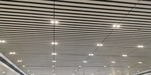 کاربرد آلومینیوم با پوشش رنگی برای ورق های سقفی