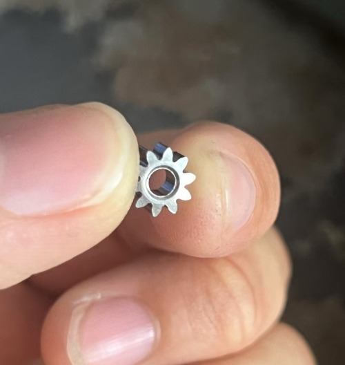 Was ist der Unterschied zwischen Pulvermetallurgie und konventionellen Gussteilen?