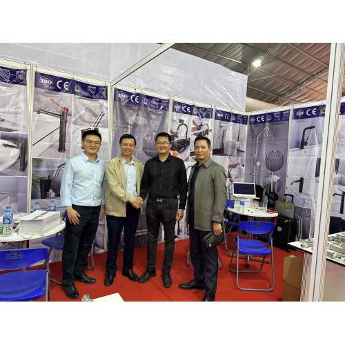 Heshan Dingquan Sanitary Ware Co., Ltd. Participa en una exposición en Vietnam