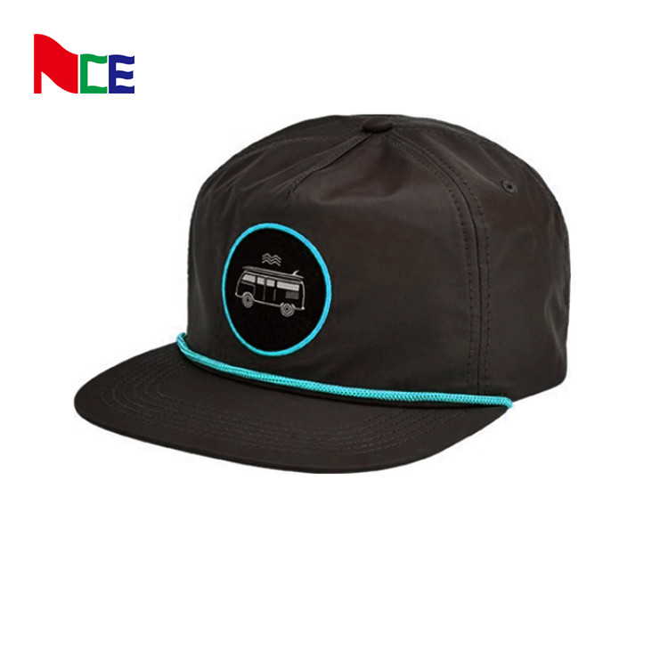 Cappello a snapback in nylon corda non strutturato