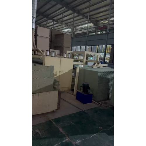 tuščiavidurė medžio drožlių plokštė - žalia