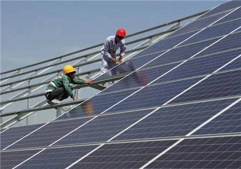 Solar panels help reduce carbon use in construction industry