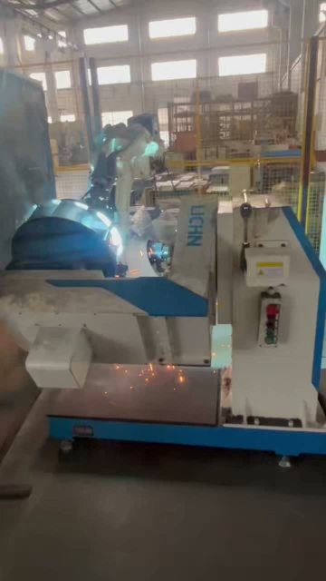Automatic welding machine
