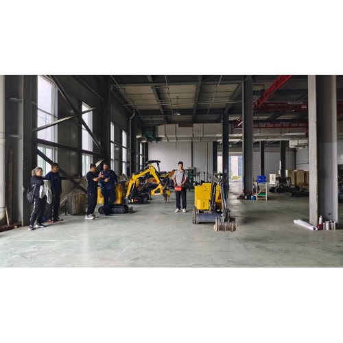 Bienvenido Spansih Cliente Venga a visitar nuestra Mini Factory Electric Excavator Factory