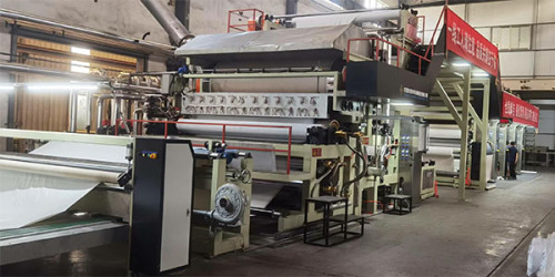 La máquina especial para papel pintado para revestimientos de paredes no tejidos reduce la formación de ampollas y el vaciado, mejorando la calidad de la instalación