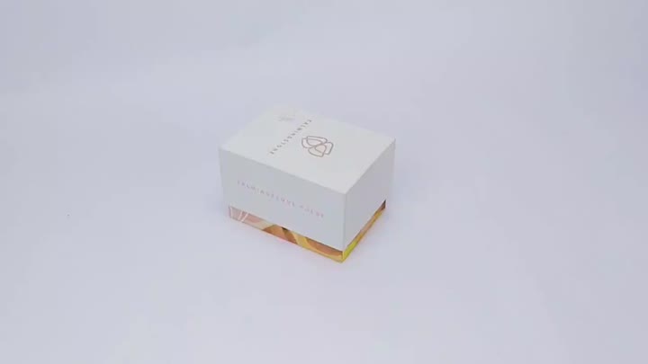 white box with lid