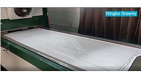 Cómo producir puerta de moldeo de imprimación blanca