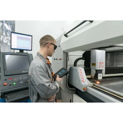 What is a Machining Center: Definition, Types, Components & Applications