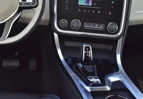 What are the main components of a transmission？