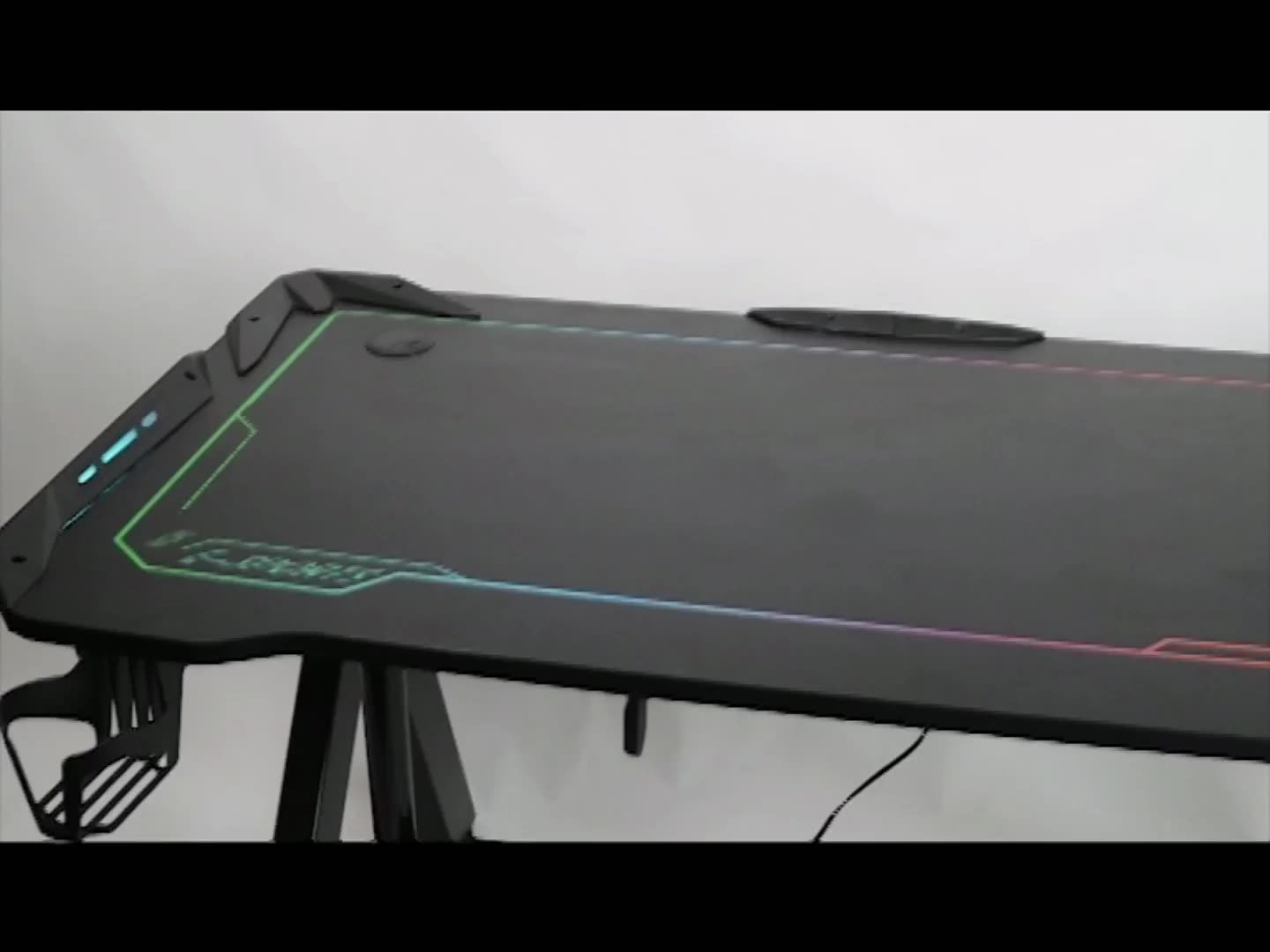 Bán máy tính chơi trò chơi nóng khung bàn đứng bàn đen bàn làm việc chơi game với khung kim loại1