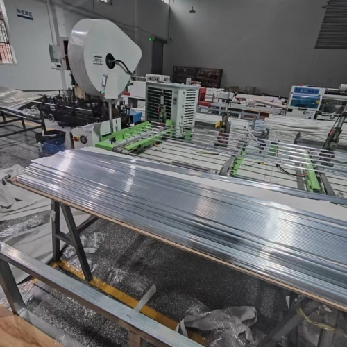 Gran lanzamiento de la nueva punzonadora automática de alta velocidad para perfiles de aluminio
