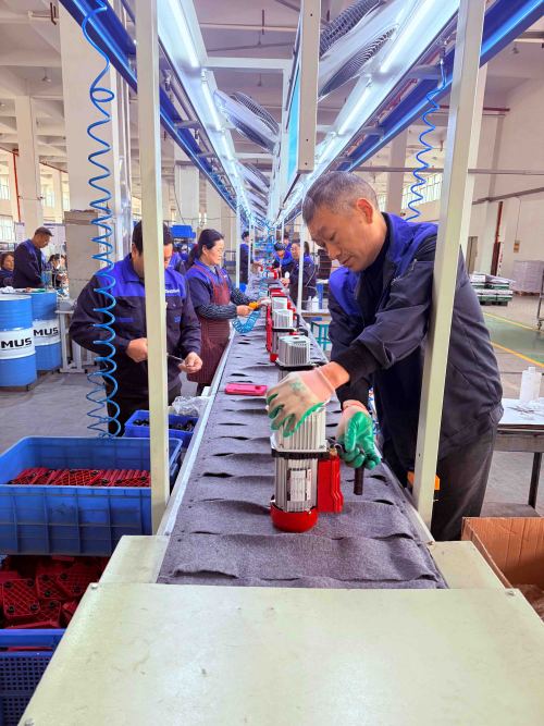 تقنية Zhejiang Zhensheng M&E: الشركة المصنعة المعتمدة لمضخات التفريغ ومعدات خدمة التدفئة والتهوية وتكييف الهواء