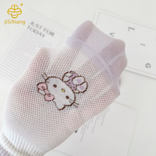 나비 넥타이를 가진 한국의 만화 고양이 양말