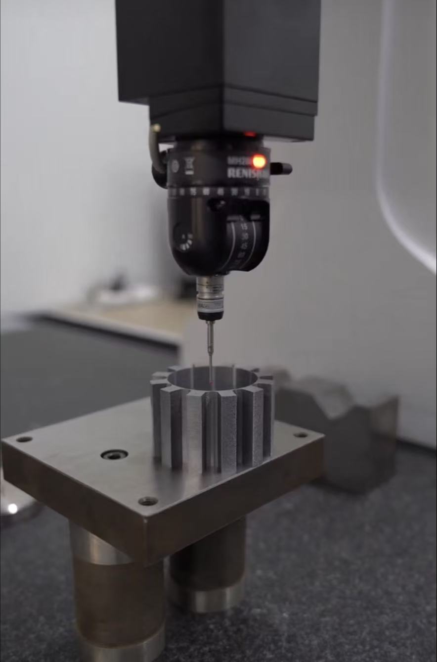 Máquina de medição coordenada de CMM para inspeção de peças de precisão