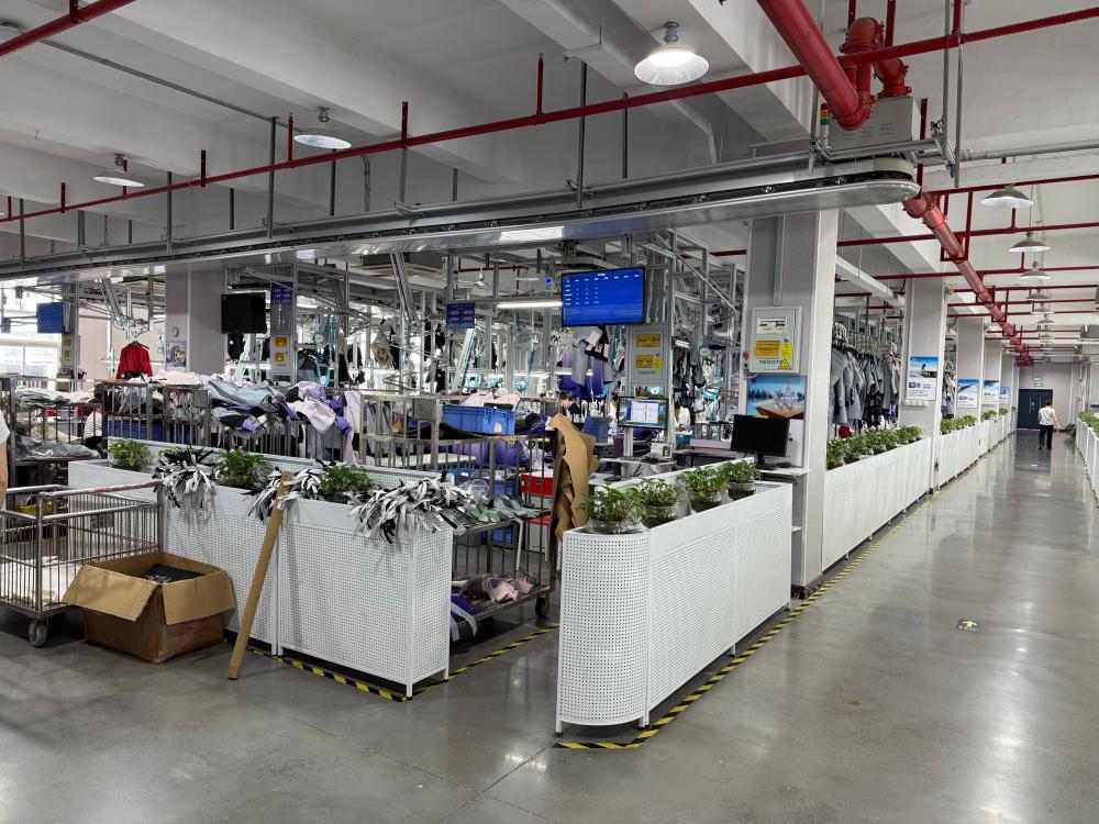 Factory Interior Working Scene (7)