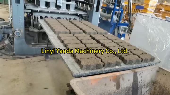 Машина для производства кирпича QT12-15, Машина для производства полых блоков