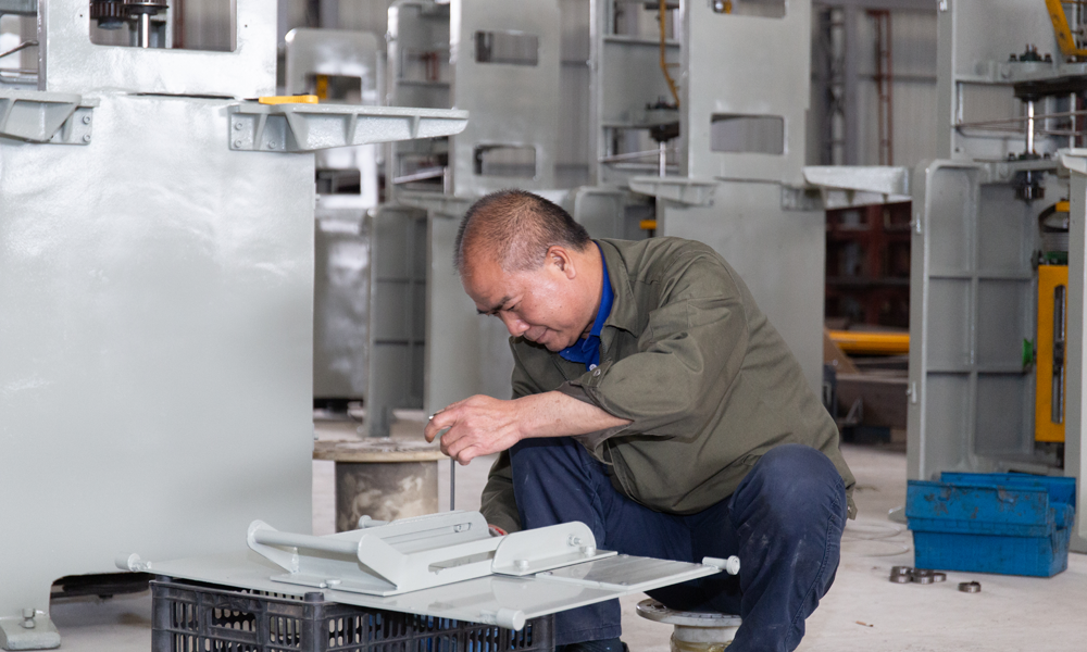 Factory work (4)