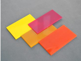 使用PC板作为顶篷的优点是什么