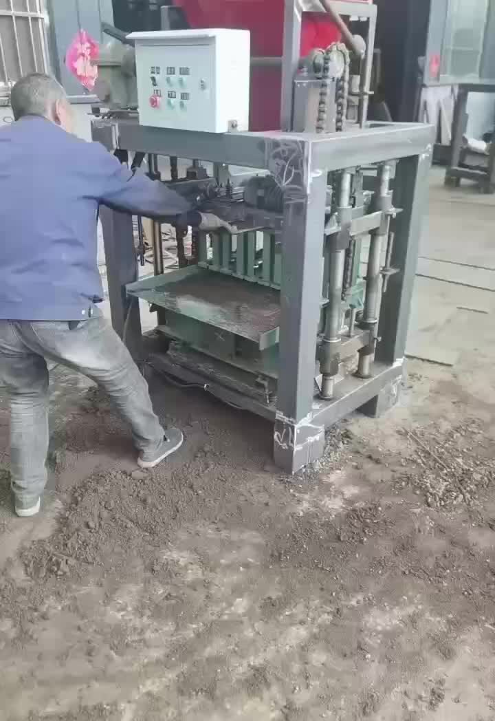 Пустого кирпичного завода машины