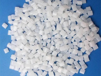A inovação em formulações recicladas e a expansão de novas aplicações energéticas impulsionam o crescimento global da indústria de TPE