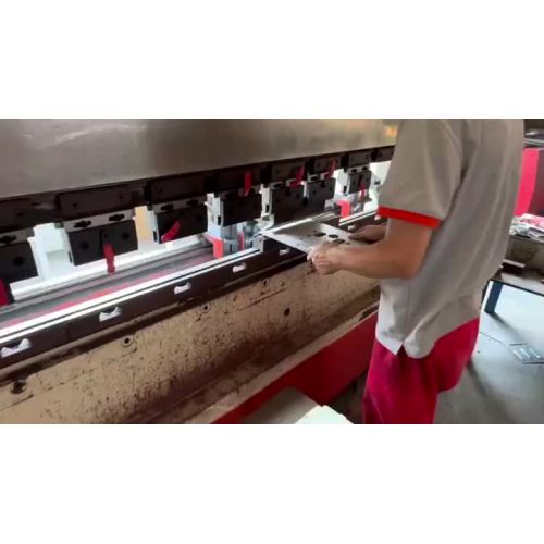 Oficina de produção de componentes de produtos para purificadores de piso